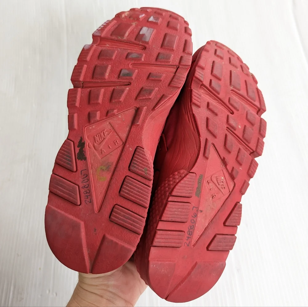 NIKE Air Huarache Run Triple Red Sneakers Size 8.5 Men's